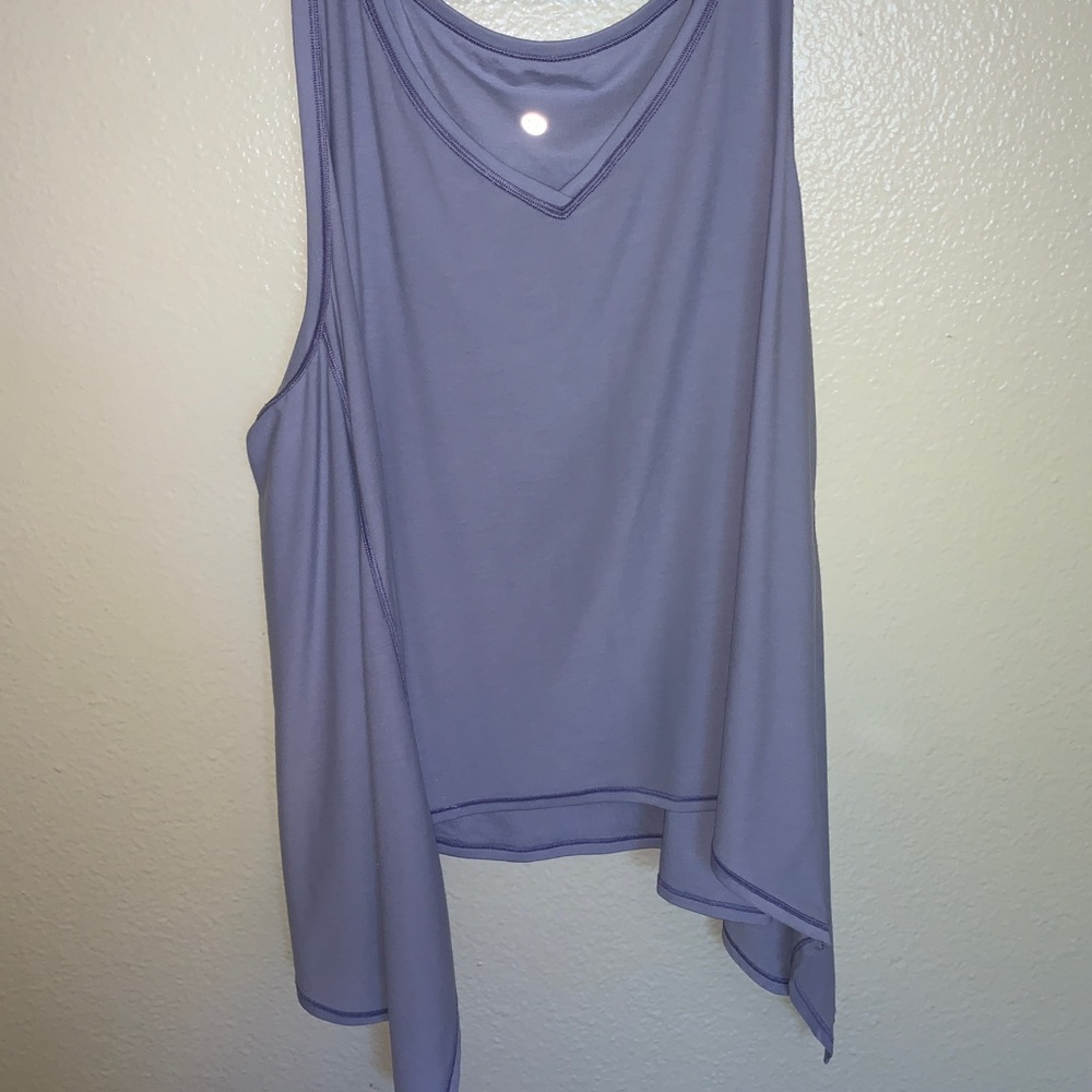 Lululemon flow top